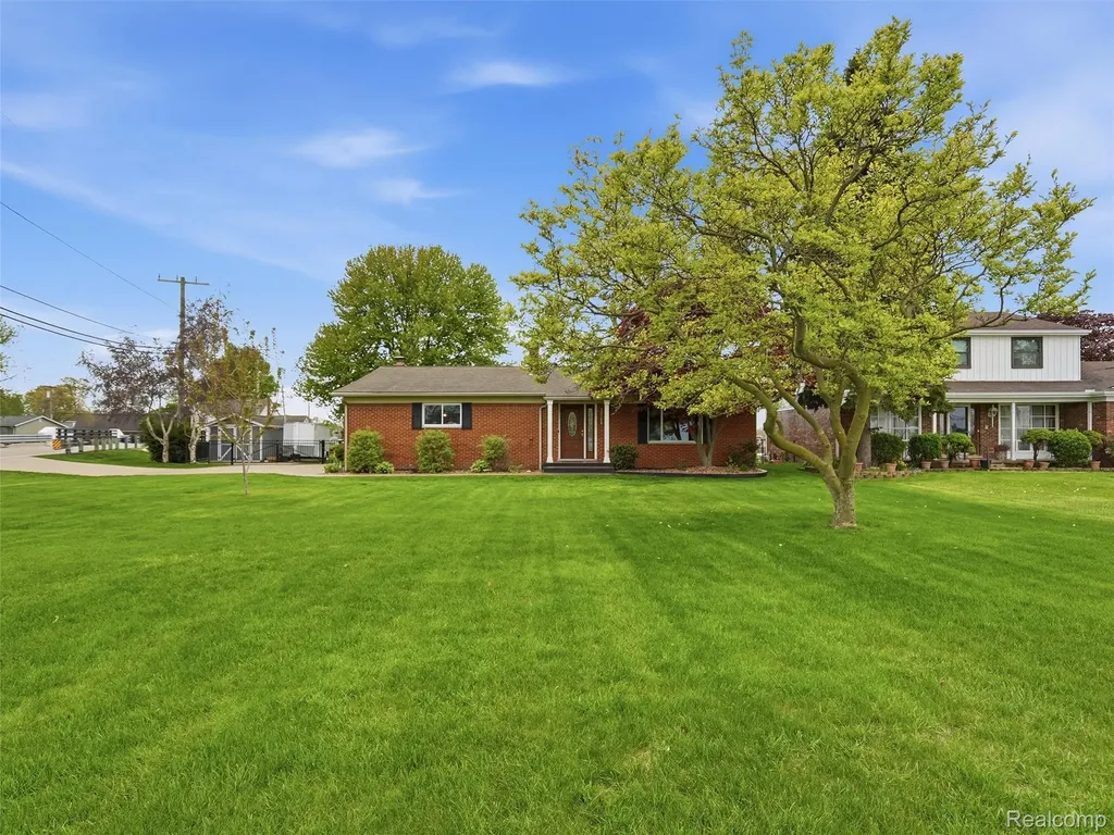 32160 S River Road Harrison Charter Township MI 48045