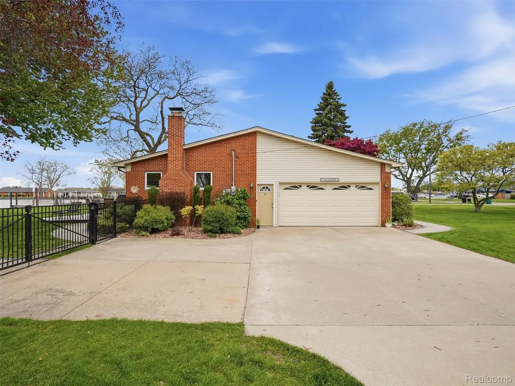 32160 S River Road Harrison Charter Township MI 48045