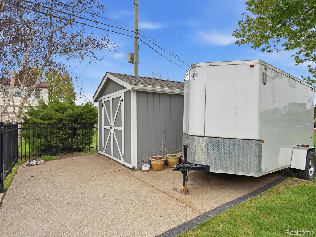 32160 S River Road Harrison Charter Township MI 48045