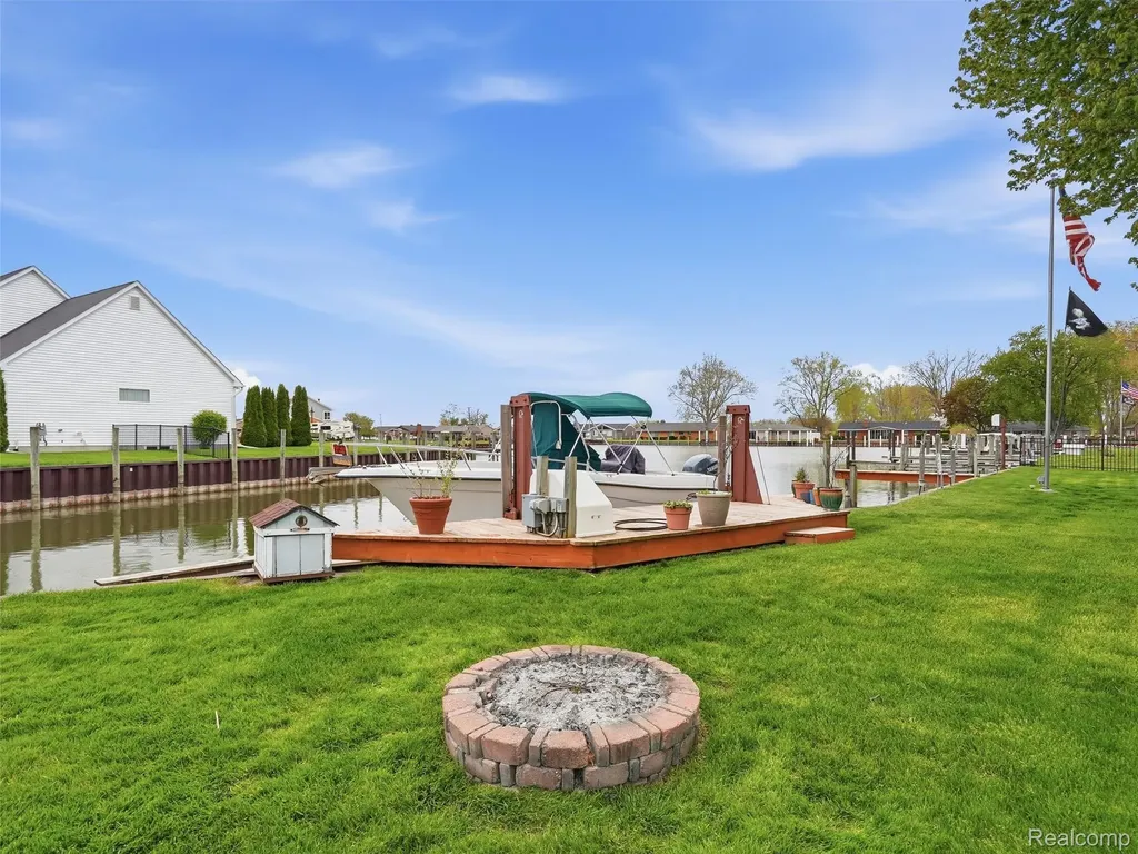 32160 S River Road Harrison Charter Township MI 48045