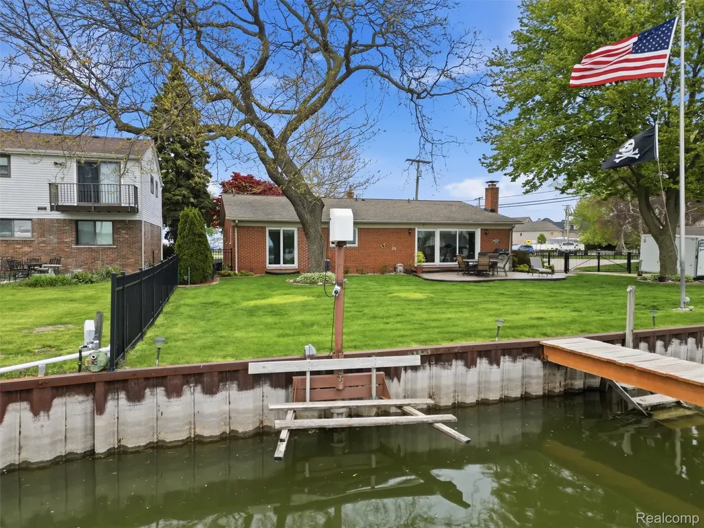 32160 S River Road Harrison Charter Township MI 48045