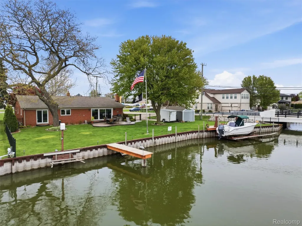 32160 S River Road Harrison Charter Township MI 48045