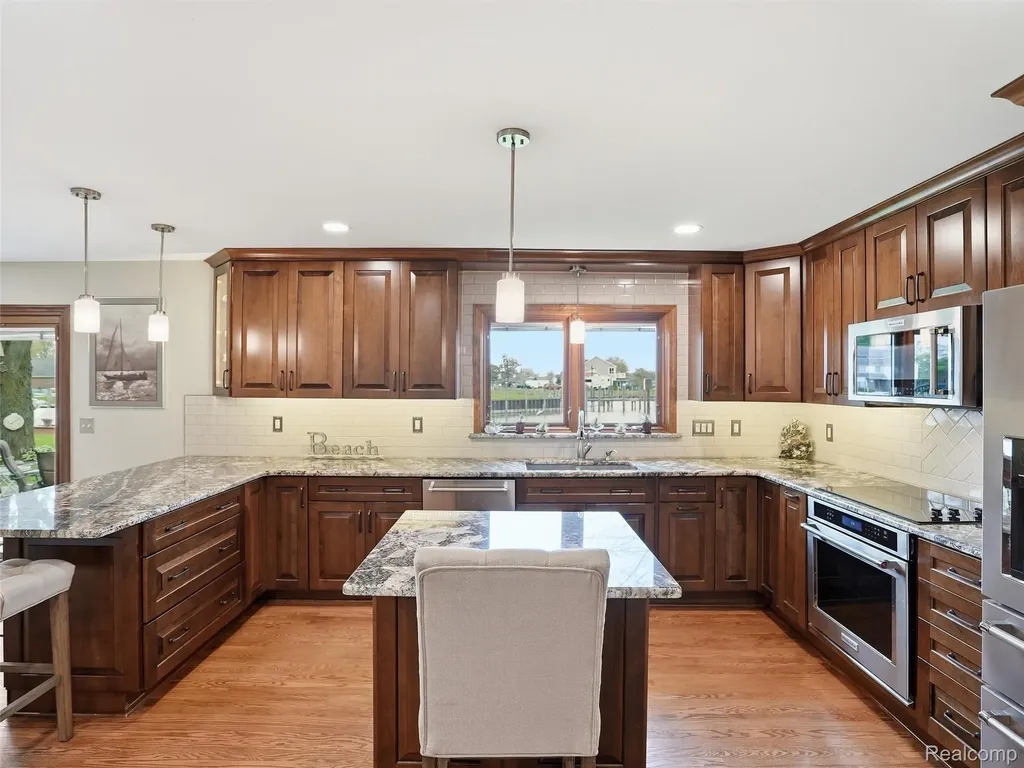 32160 S River Road Harrison Charter Township MI 48045