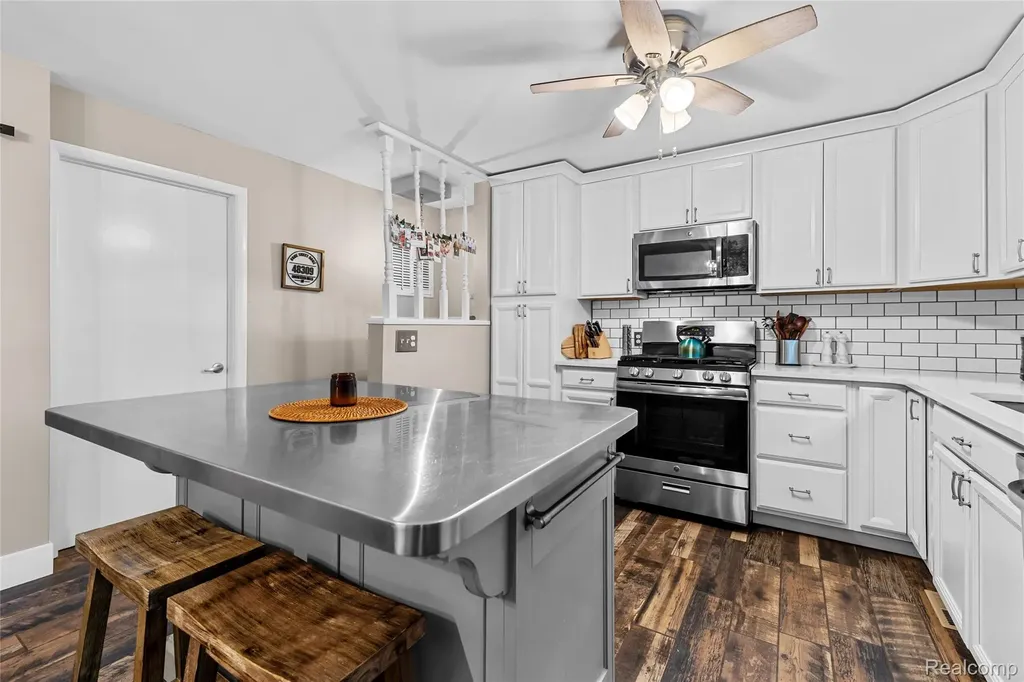 3139 Willet Avenue Rochester Hills City MI 48309