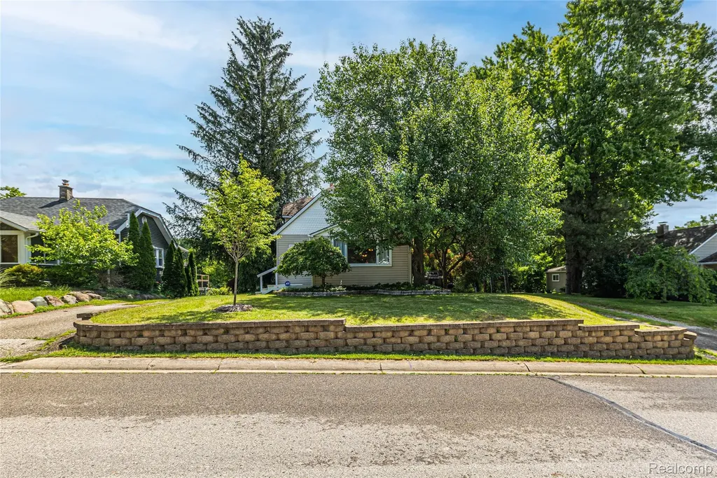 3139 Willet Avenue Rochester Hills City MI 48309