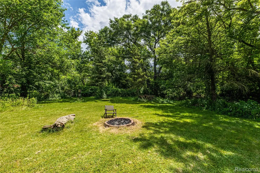 3139 Willet Avenue Rochester Hills City MI 48309