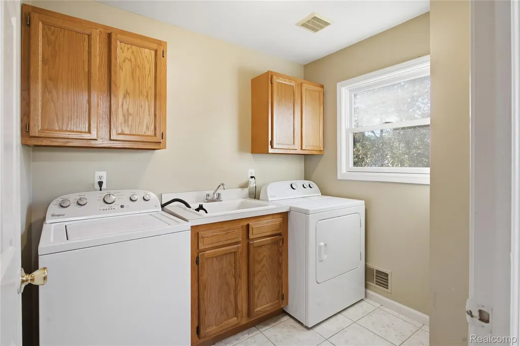 4118 Devon Road Royal Oak City MI 48073