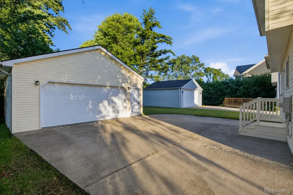 4118 Devon Road Royal Oak City MI 48073