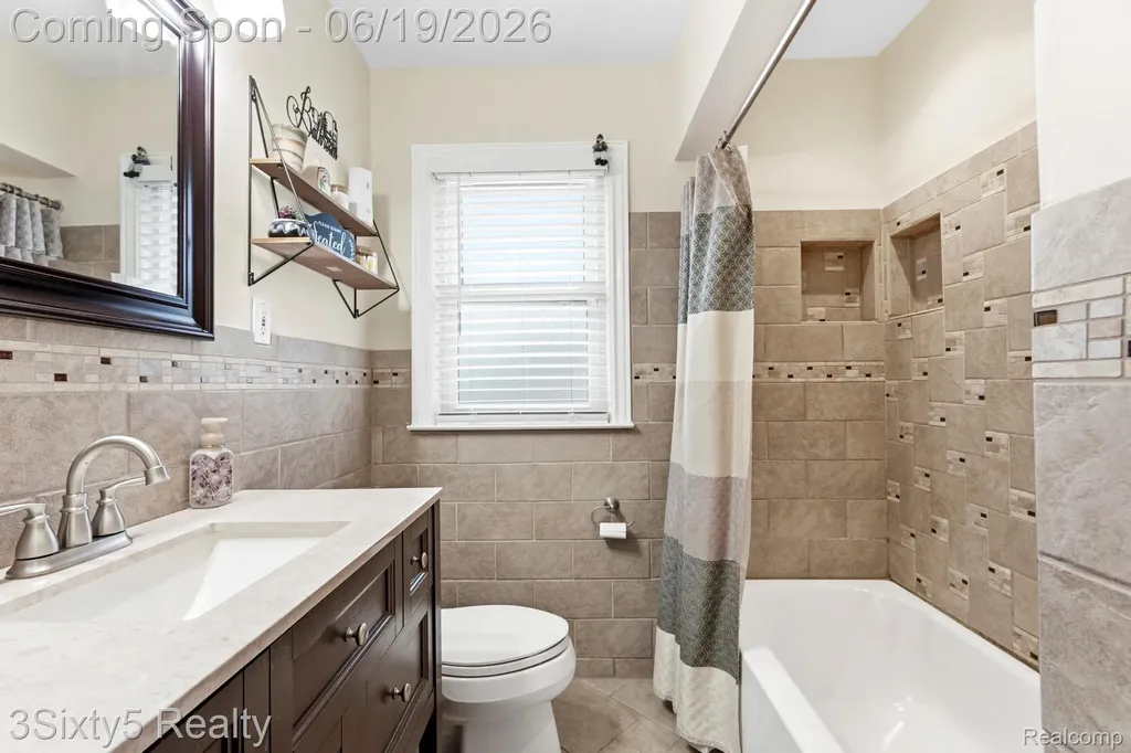 7646 Robinson Avenue Allen Park City MI 48101