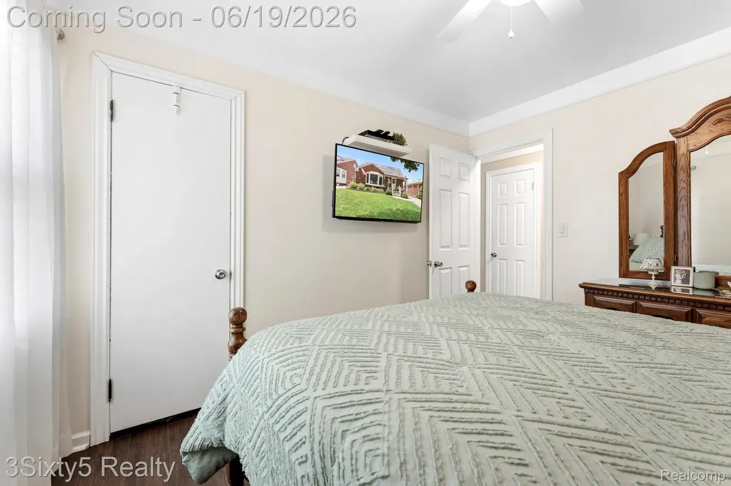 7646 Robinson Avenue Allen Park City MI 48101