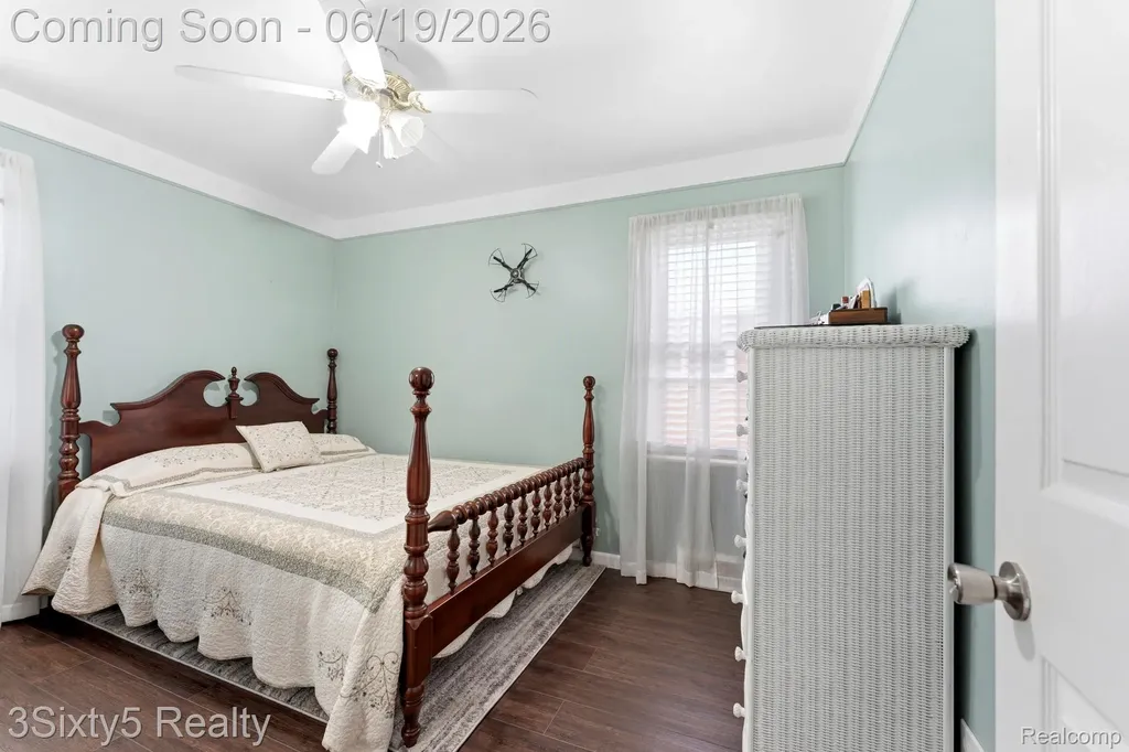 7646 Robinson Avenue Allen Park City MI 48101