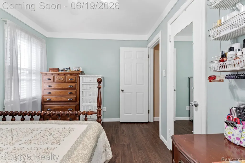 7646 Robinson Avenue Allen Park City MI 48101