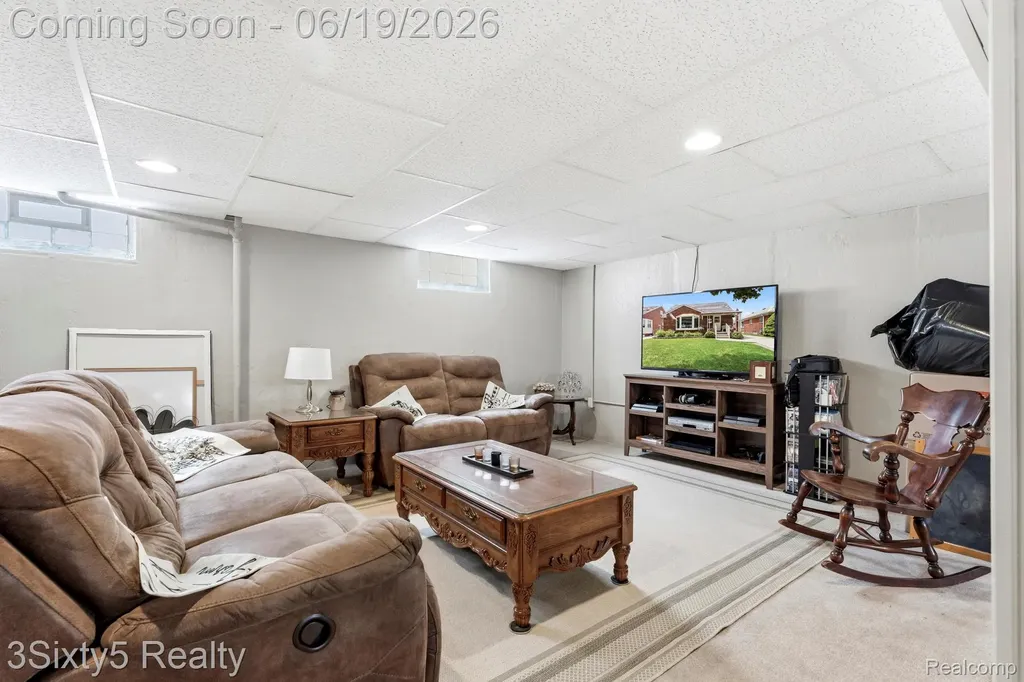 7646 Robinson Avenue Allen Park City MI 48101