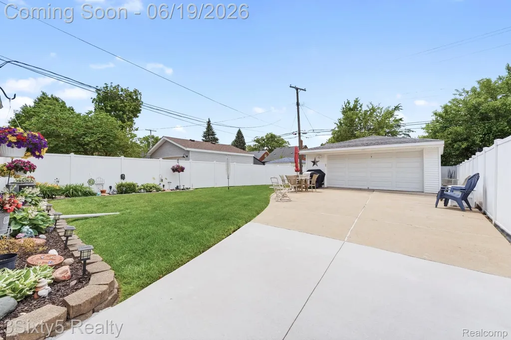 7646 Robinson Avenue Allen Park City MI 48101
