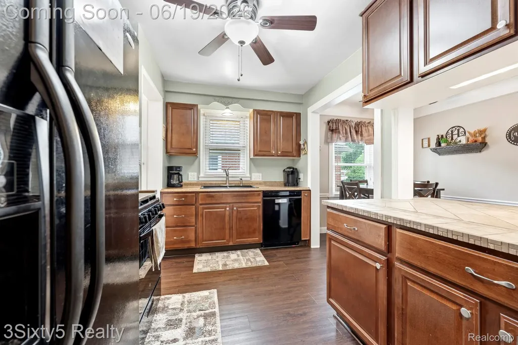 7646 Robinson Avenue Allen Park City MI 48101