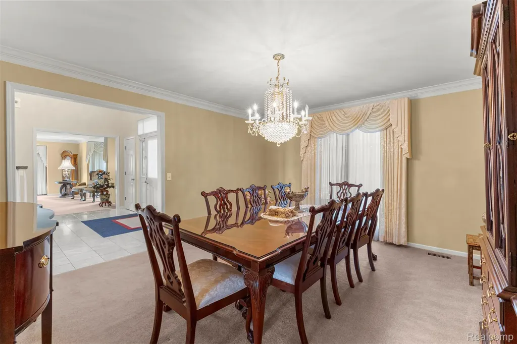 30060 Bristol Lane Bingham Farms Village MI 48025