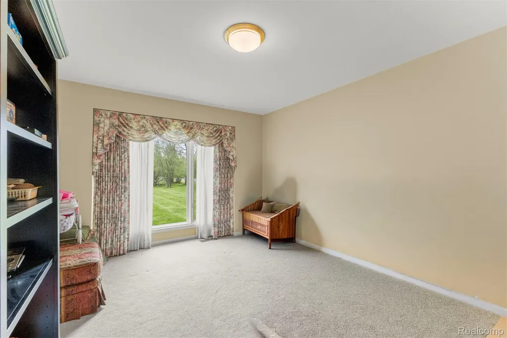 30060 Bristol Lane Bingham Farms Village MI 48025