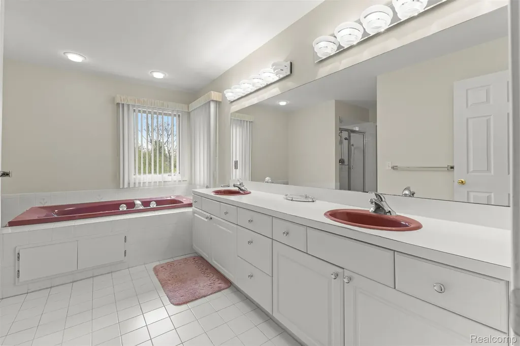 30060 Bristol Lane Bingham Farms Village MI 48025