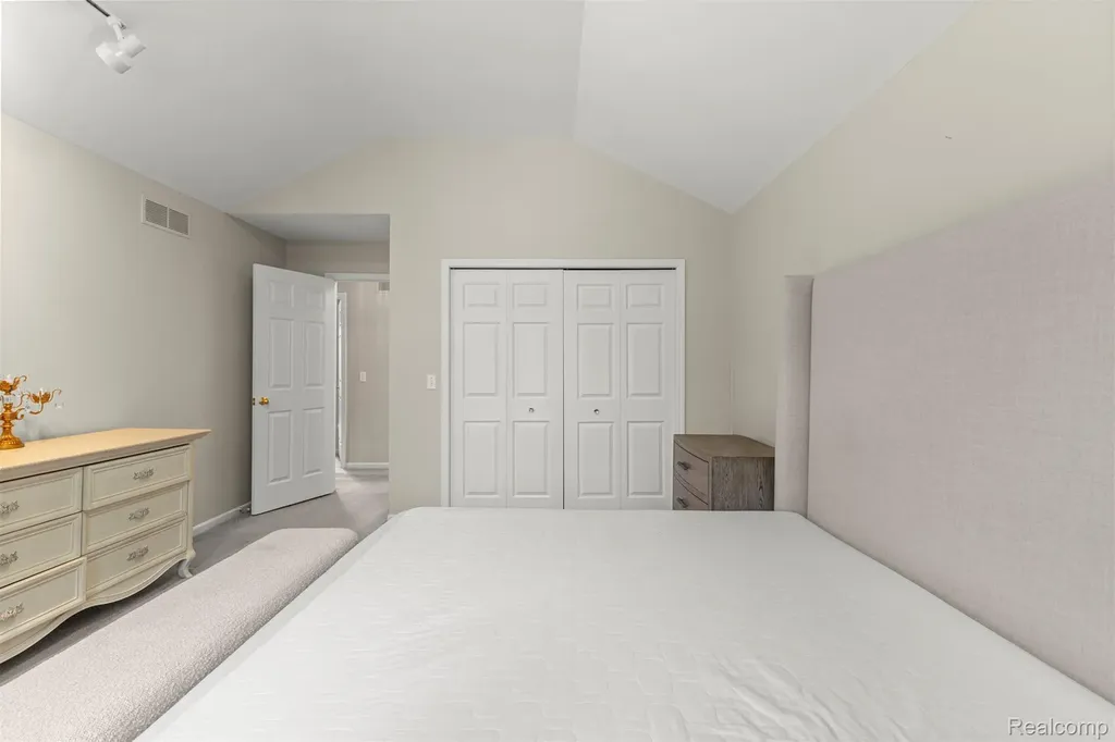 30060 Bristol Lane Bingham Farms Village MI 48025
