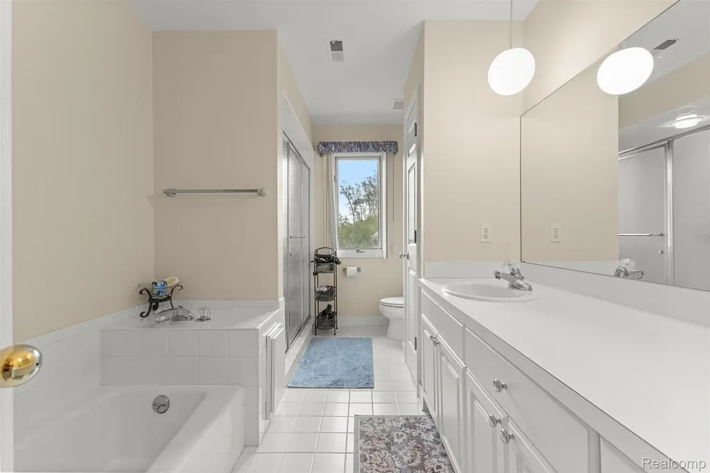 30060 Bristol Lane Bingham Farms Village MI 48025