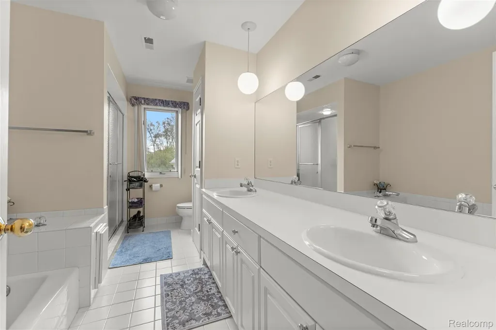 30060 Bristol Lane Bingham Farms Village MI 48025