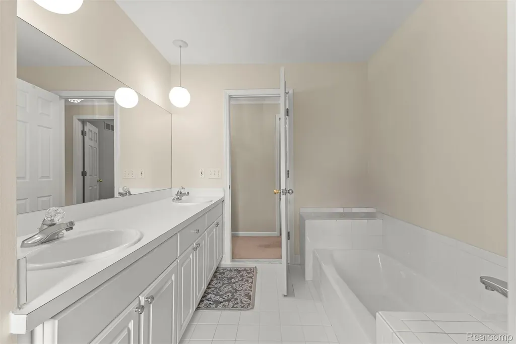 30060 Bristol Lane Bingham Farms Village MI 48025