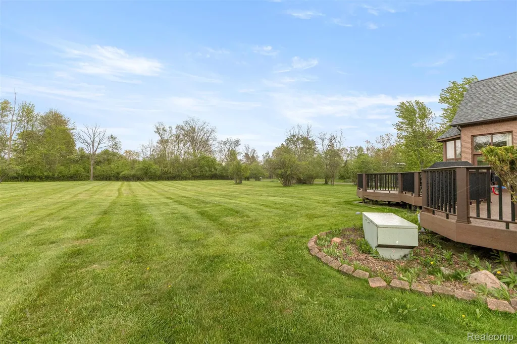 30060 Bristol Lane Bingham Farms Village MI 48025