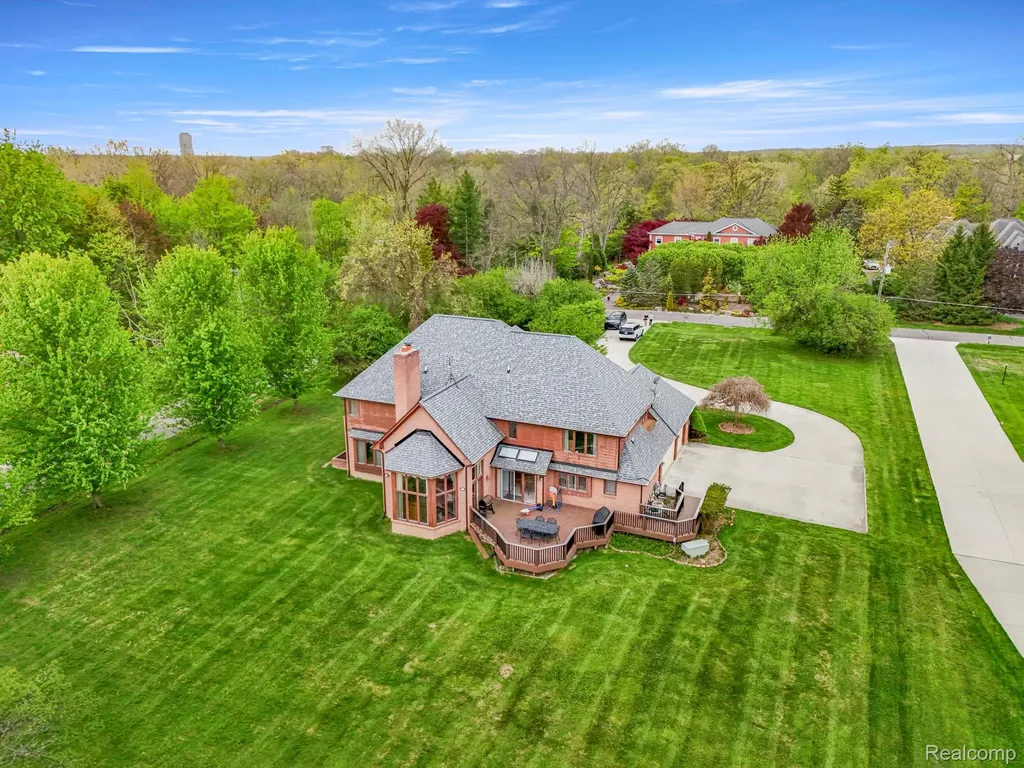 30060 Bristol Lane Bingham Farms Village MI 48025