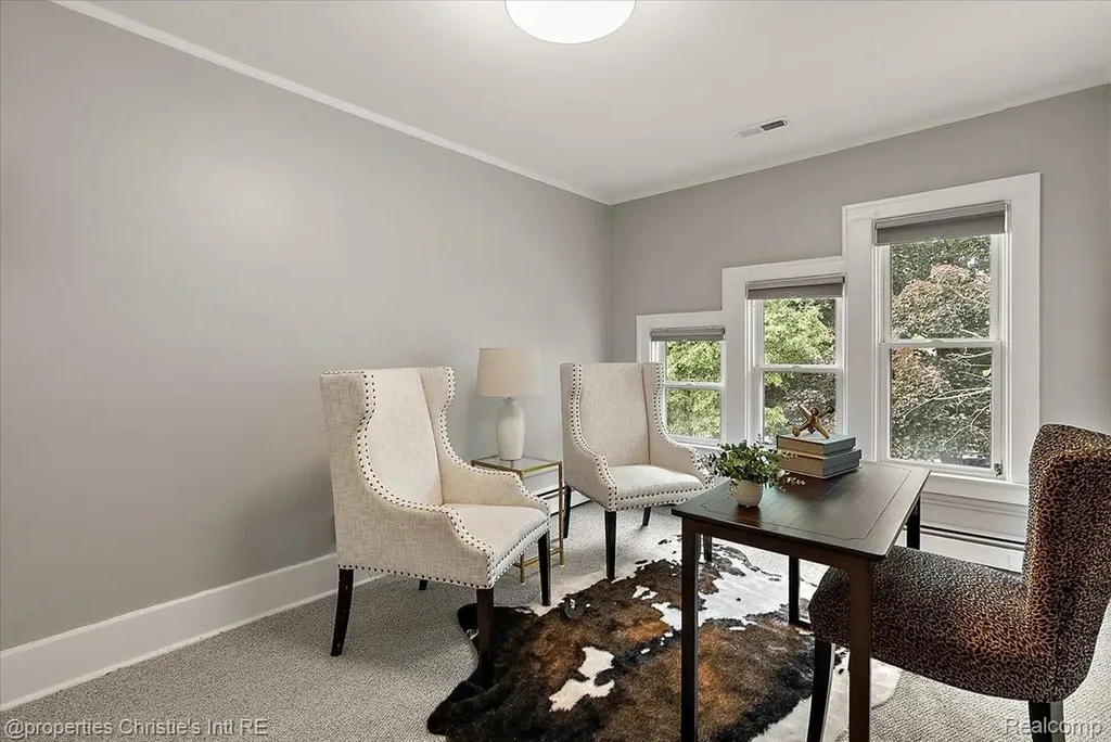 568 Saint Clair Avenue Grosse Pointe City MI 48230