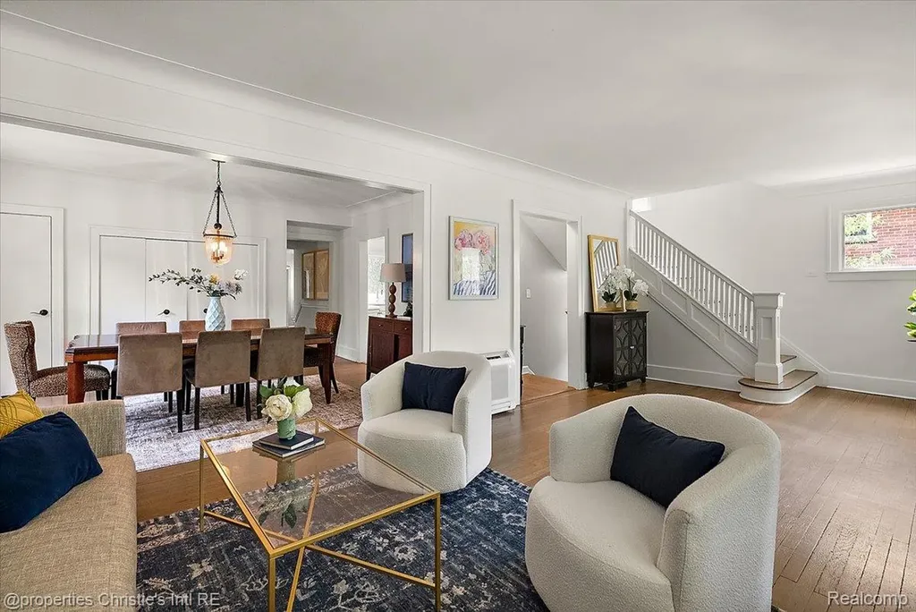568 Saint Clair Avenue Grosse Pointe City MI 48230