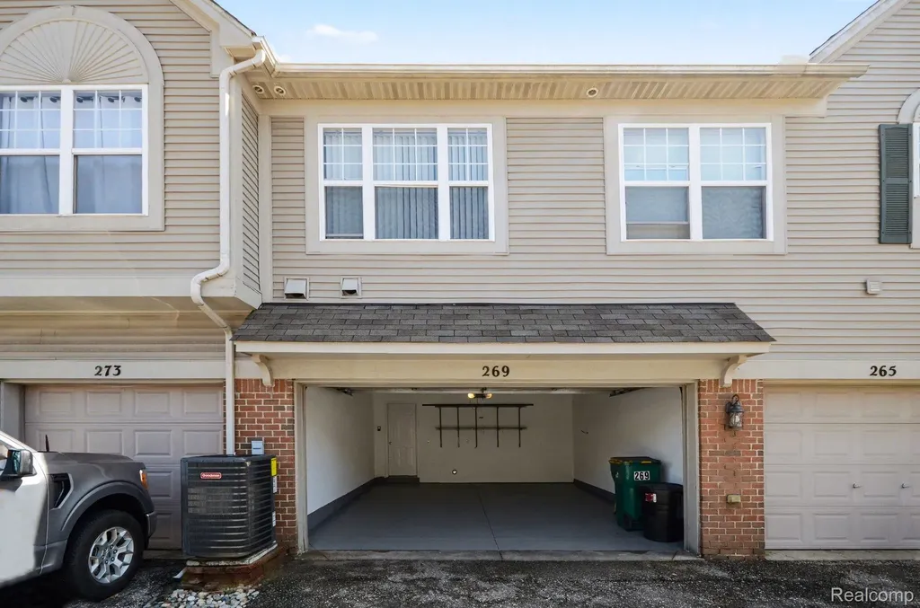 269 Wright Street Wixom City MI 48393