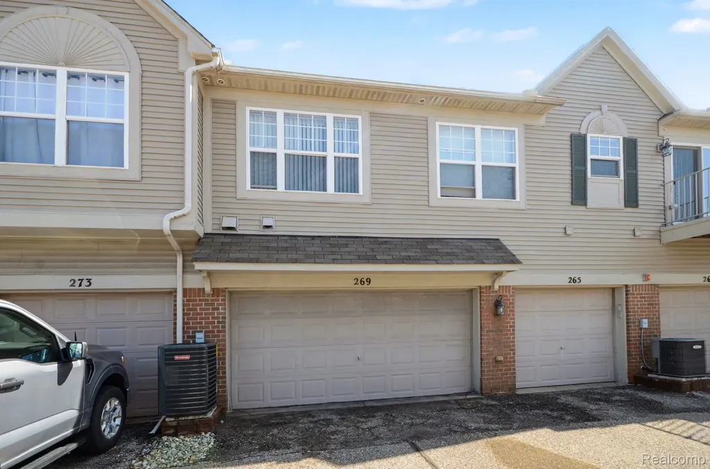 269 Wright Street Wixom City MI 48393