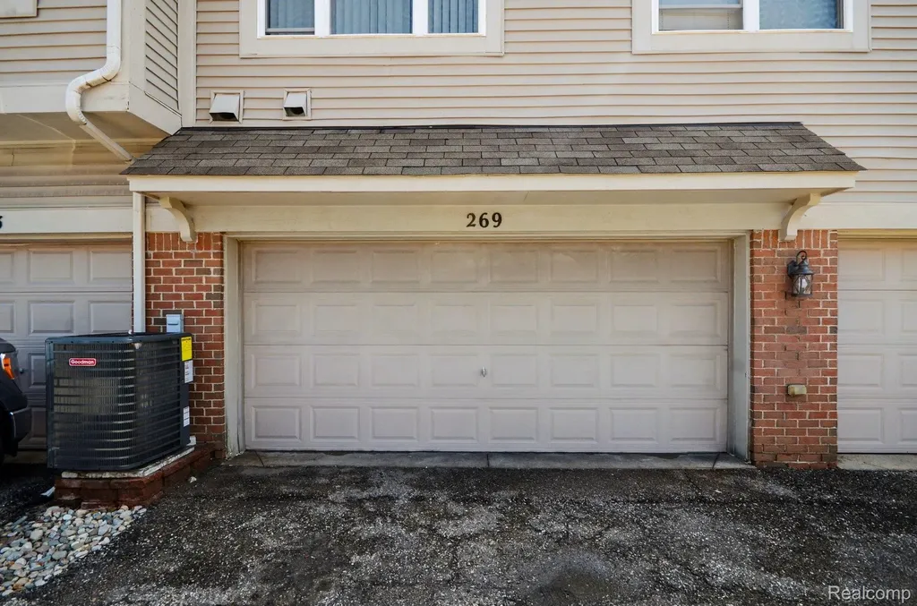 269 Wright Street Wixom City MI 48393