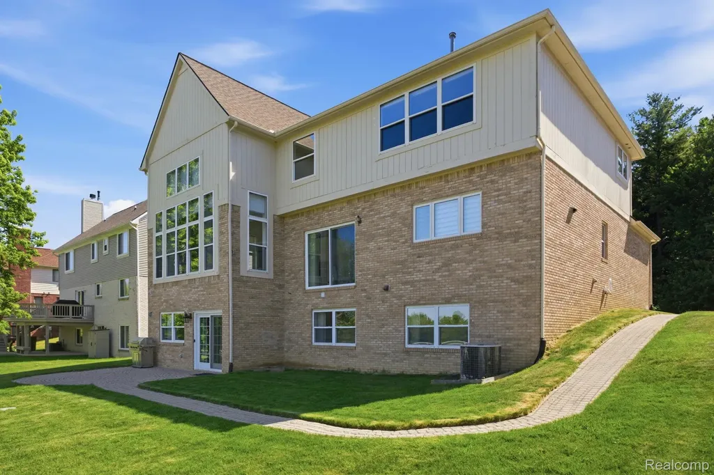 16565 Sherwood Lane Northville Township MI 48168