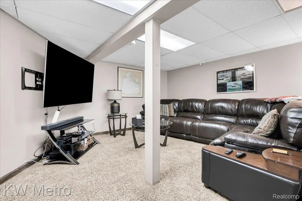 25333 Greenbrooke Drive Southfield City MI 48033