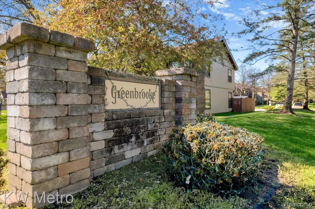 25333 Greenbrooke Drive Southfield City MI 48033