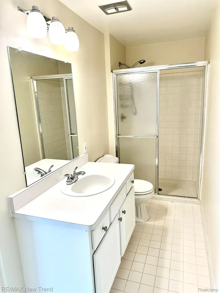 26949 Farmbrook Villa Drive Southfield City MI 48034