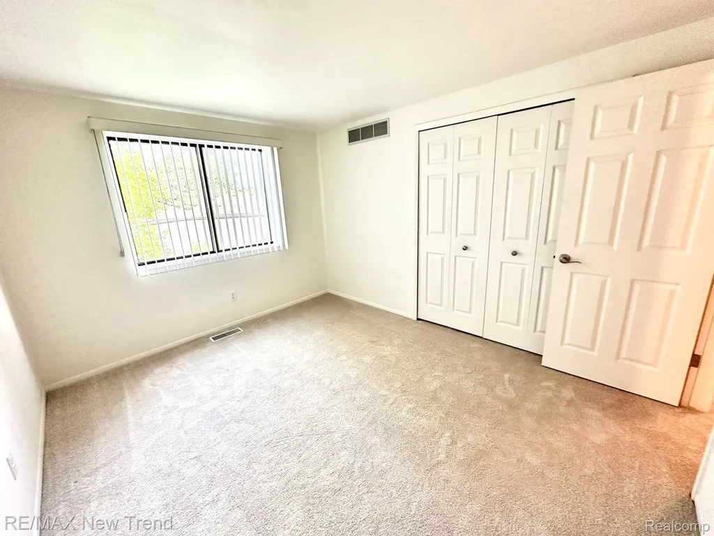 26949 Farmbrook Villa Drive Southfield City MI 48034