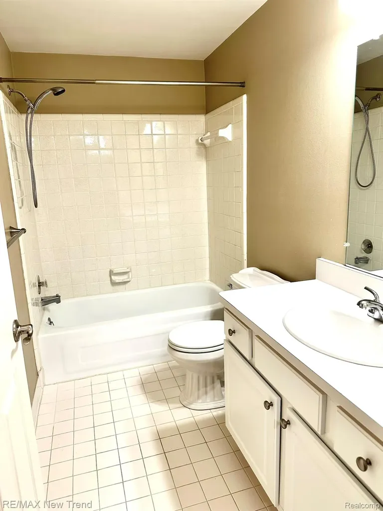 26949 Farmbrook Villa Drive Southfield City MI 48034