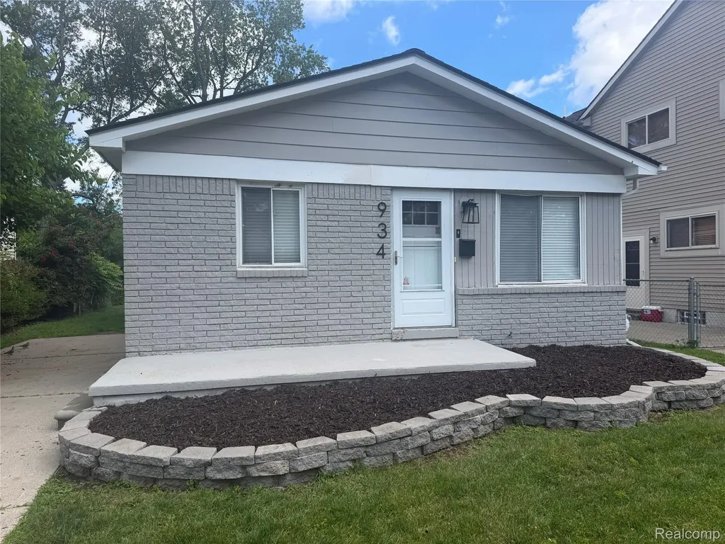 934 Harvard Road Berkley City MI 48072