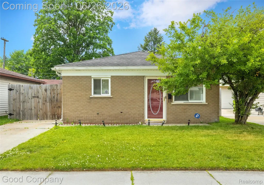 27081 Maywood Street Roseville City MI 48066