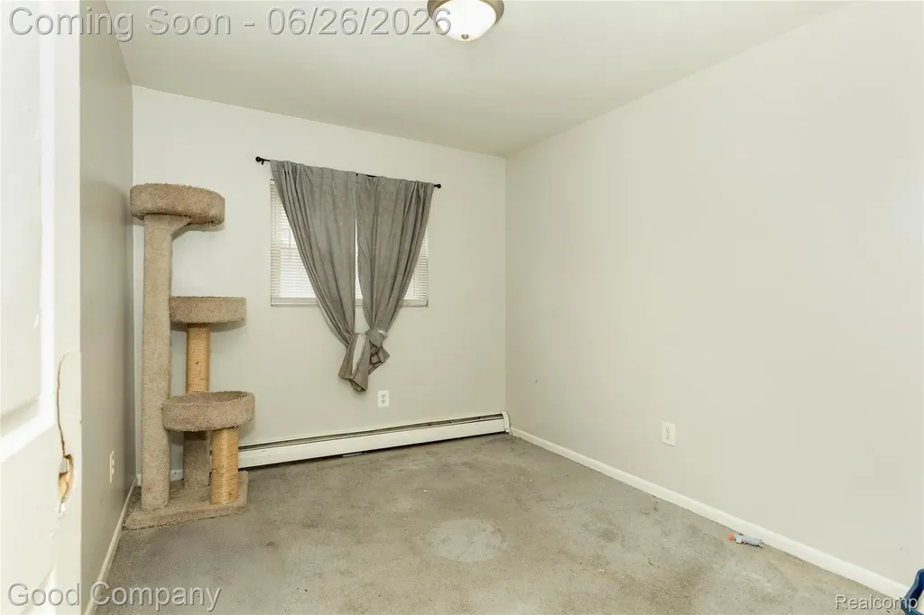27081 Maywood Street Roseville City MI 48066