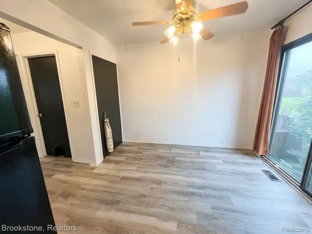16369 Brittany Drive Roseville City MI 48066