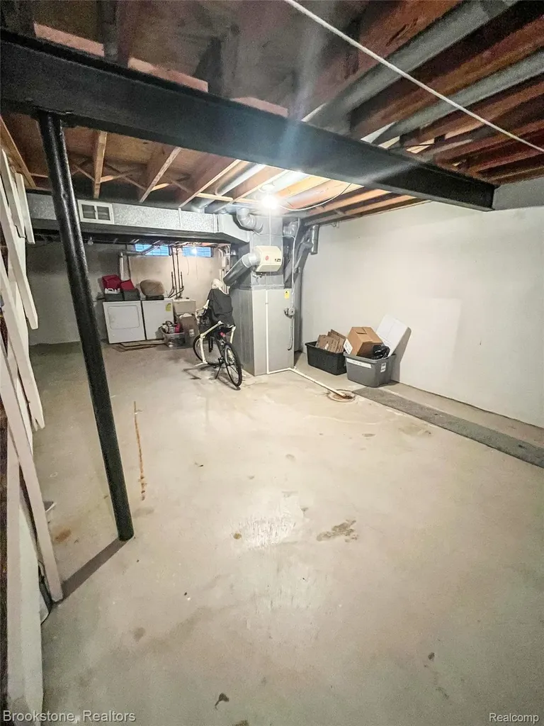 16369 Brittany Drive Roseville City MI 48066
