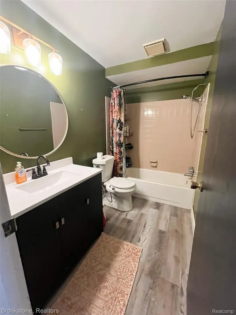 16369 Brittany Drive Roseville City MI 48066
