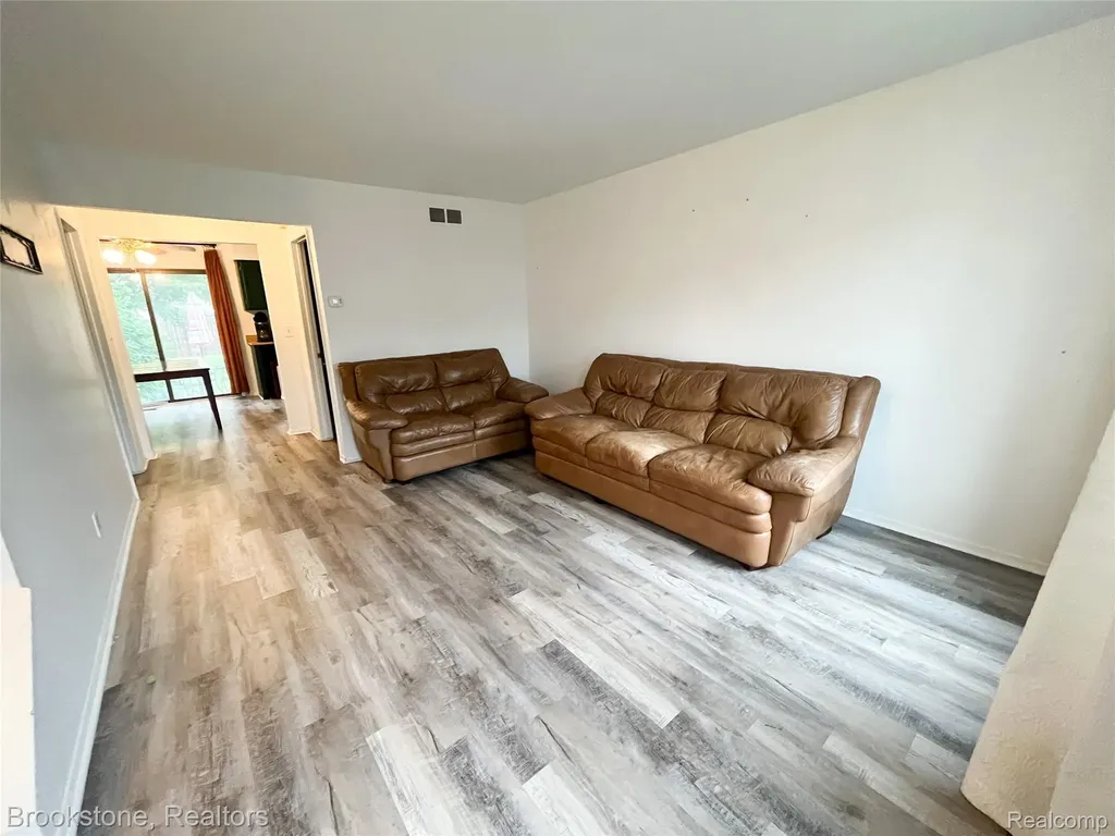 16369 Brittany Drive Roseville City MI 48066