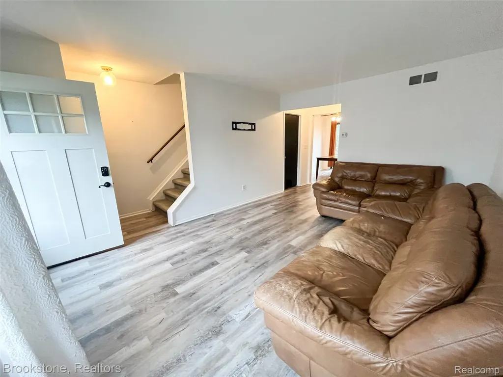 16369 Brittany Drive Roseville City MI 48066