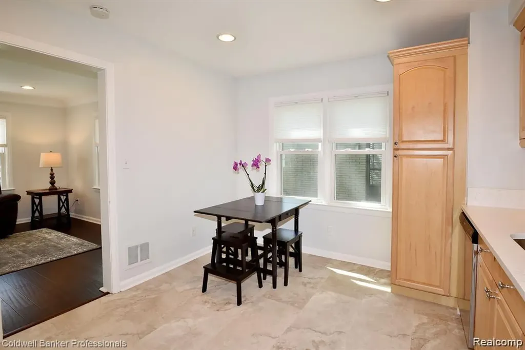 2659 Ellwood Avenue Berkley City MI 48072