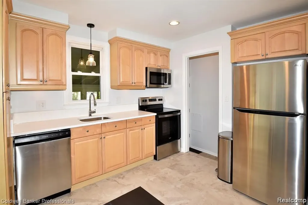 2659 Ellwood Avenue Berkley City MI 48072
