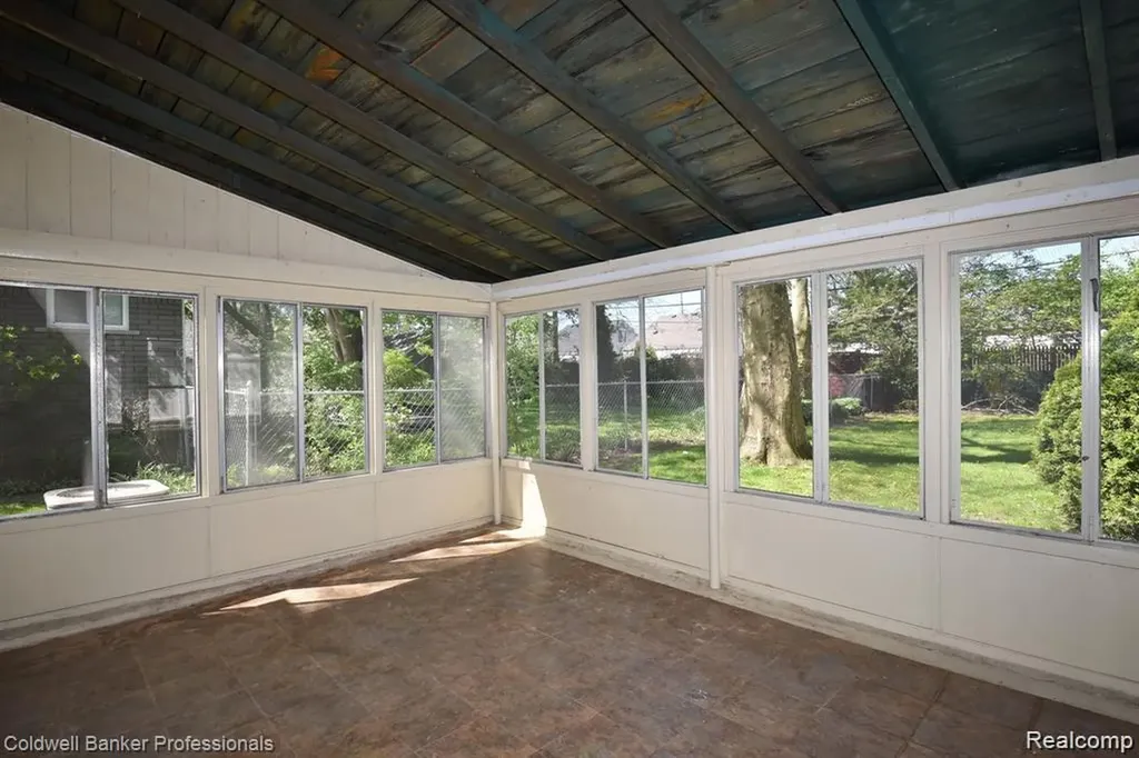 2659 Ellwood Avenue Berkley City MI 48072